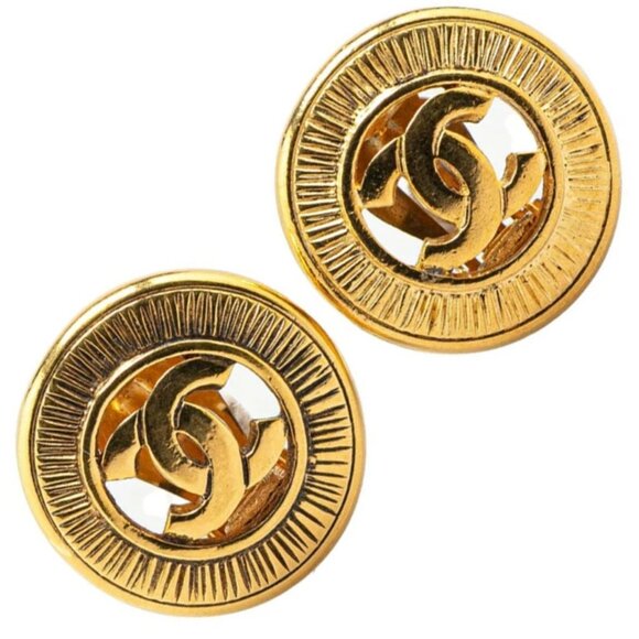 CHANEL CC Logos Round Clip-On Earrings Gold Tone Auth #4649 - Picture 1 of 5